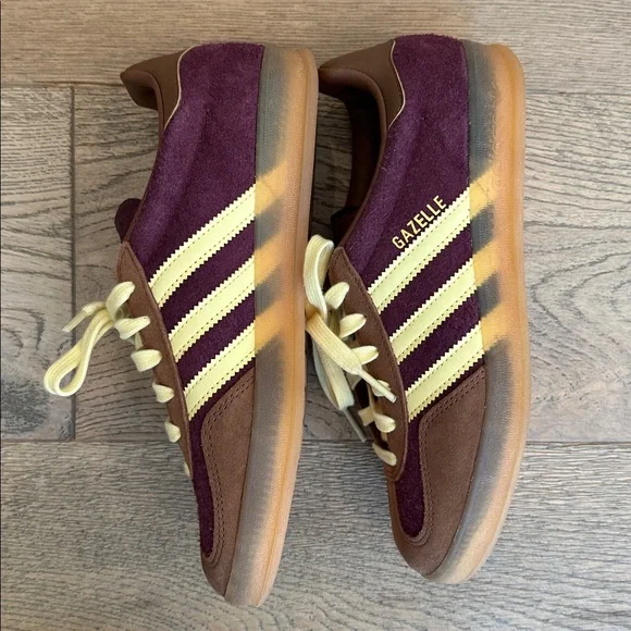 Adidas Gazelle Maroon and Cream Sneakers - Picture 2 of 7